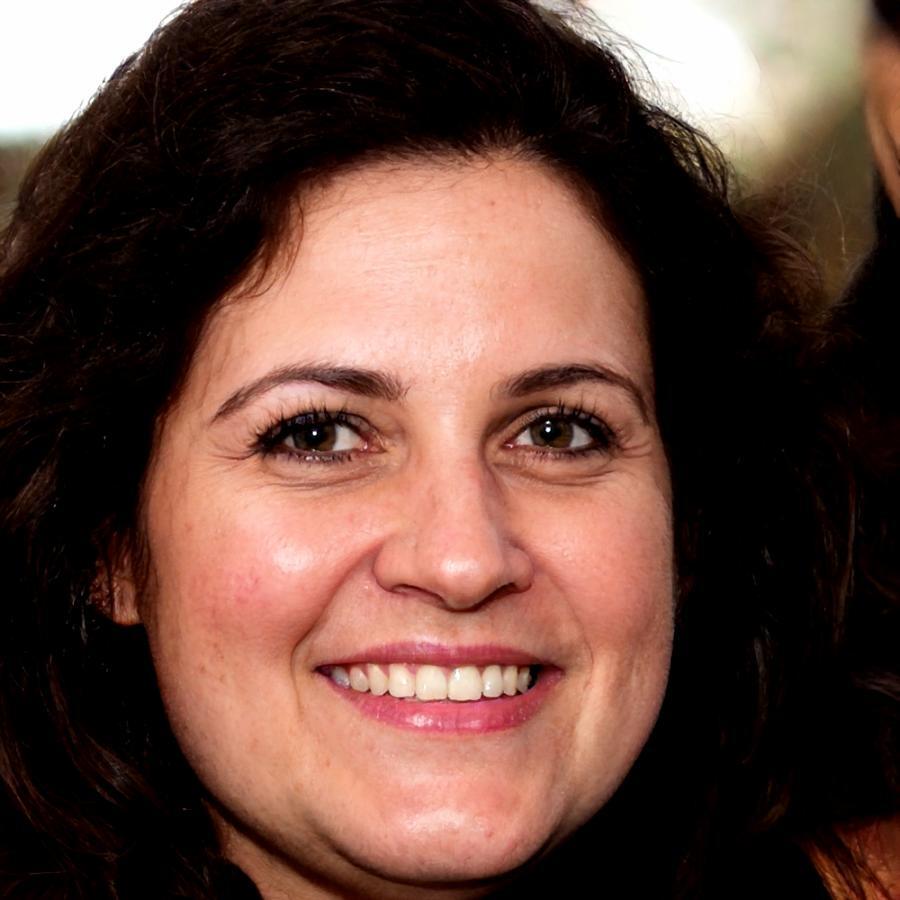 Анара Султанова - технический консультант CoinSun